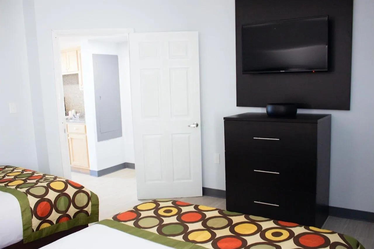 Sun & Sand Resort Oceanfront Suites Virginia Beach 2*,